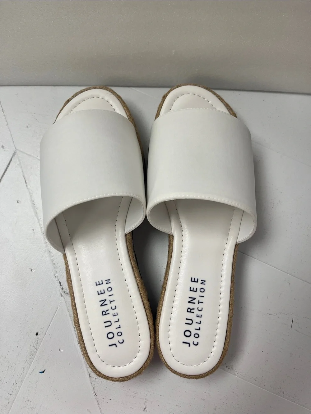 Journee Collection Womens Rosey Slide Sandals. Size 10WD. White